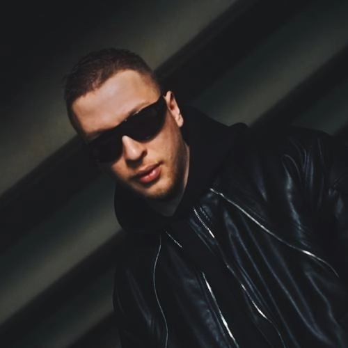 Цветёт сирень