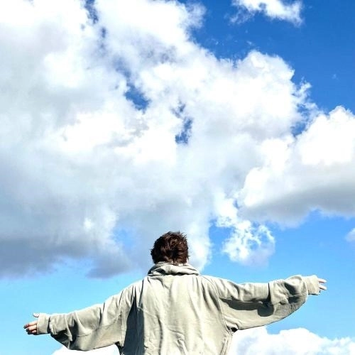 я плыву по небу далеко