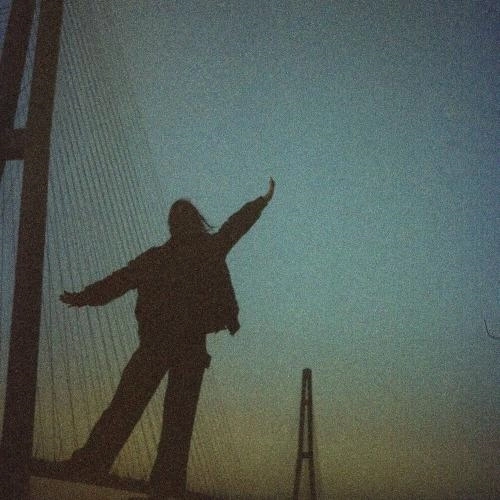 Ни вчера и никогда(2)