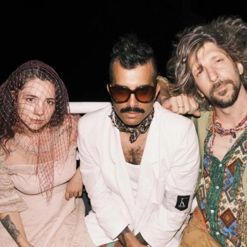 Walking Away (feat. Naile)