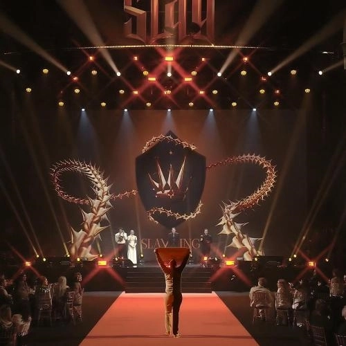 СЛАВА БОССУ