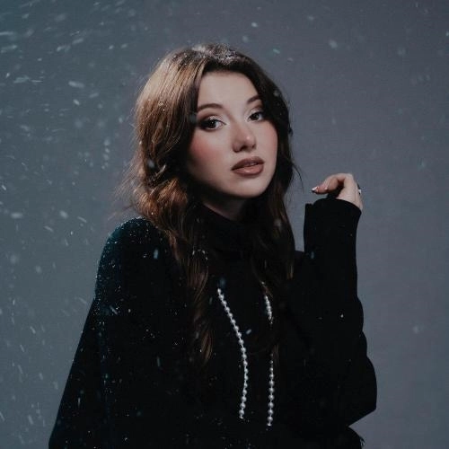 Луна цвета серебра